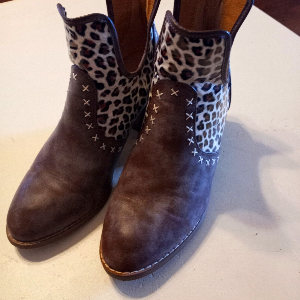 Jolimall brown and leopard booties